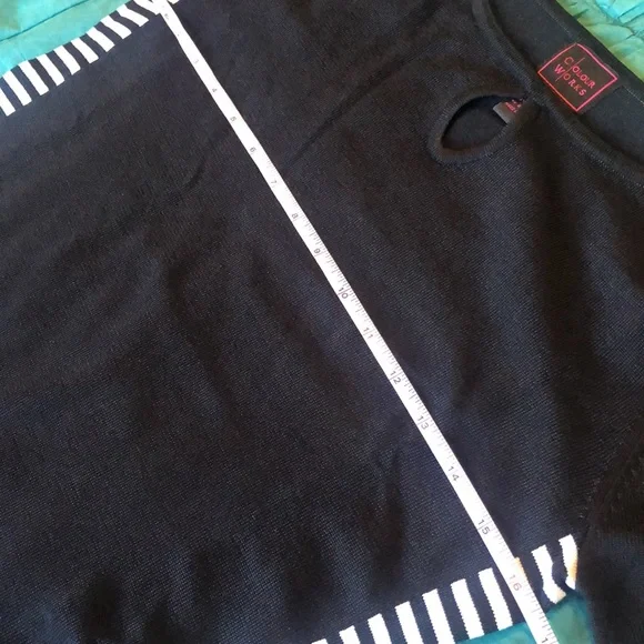 Colour Works Sweater Size Petite M - Picture 3 of 6